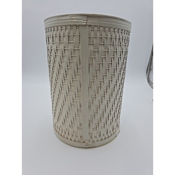 Vintage White Wicker Rattan Round Small Waste Basket Trash Can Shabby Chic - Picture 9 of 10
